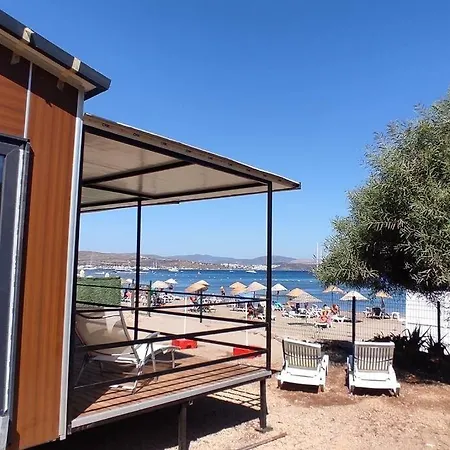 Denize Sifir Kucuk Ev Bodrum