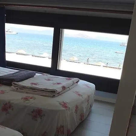 Denize Sifir Kucuk Ev Feriehus